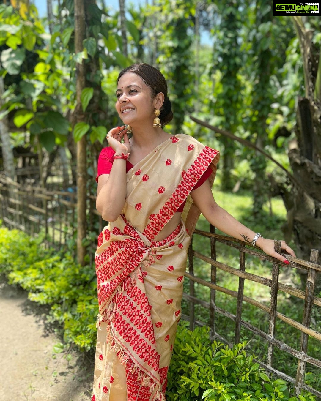 Devoleena Bhattacharjee Instagram - My Motherland My Assam. Axomor jiyori. 😍😇🤗👸 . . . #assamdiaries #hometown #devoleena #awesomeassam #mekhelasador Dhakuakhana