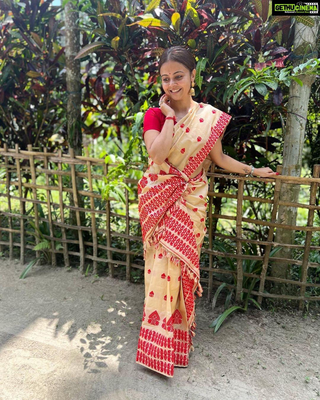 Devoleena Bhattacharjee Instagram - My Motherland My Assam. Axomor jiyori. 😍😇🤗👸 . . . #assamdiaries #hometown #devoleena #awesomeassam #mekhelasador Dhakuakhana