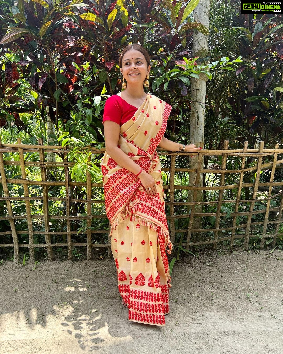 Devoleena Bhattacharjee Instagram - My Motherland My Assam. Axomor jiyori. 😍😇🤗👸 . . . #assamdiaries #hometown #devoleena #awesomeassam #mekhelasador Dhakuakhana