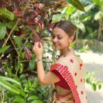 Devoleena Bhattacharjee Instagram – My Motherland My Assam. Axomor jiyori. 😍😇🤗👸
.
.
.
#assamdiaries #hometown #devoleena #awesomeassam #mekhelasador Dhakuakhana
