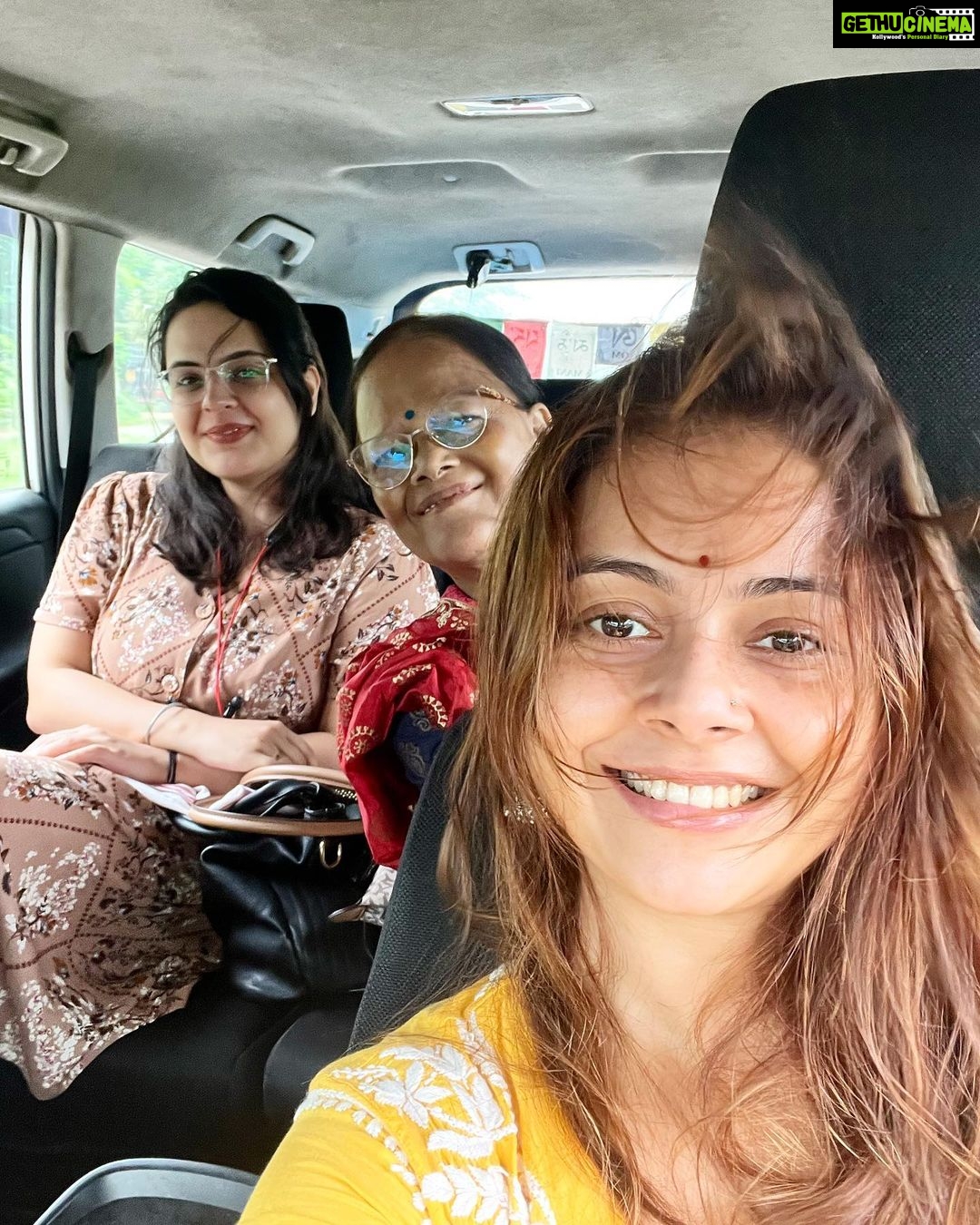 Devoleena Bhattacharjee Instagram - Haseen Mausam Hassen Waadiya Haseen Hum. ππΈπ #assamdiaries #devoleena