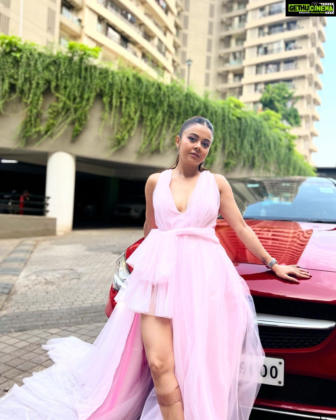 Devoleena Bhattacharjee Instagram - Another Day | Another Slay | 👸 . . . MUA/ Hair - One & Only @talesofshadows Outfit by - @mona_fashion_studio07 Styled by - @styleitupwithraavi PR managed by - @thedawnmedia_ @tanviprashar . . #lastnight #devoleena #firstsecondchance #screening #vaidehi #blessings #grateful Mumbai, Maharashtra