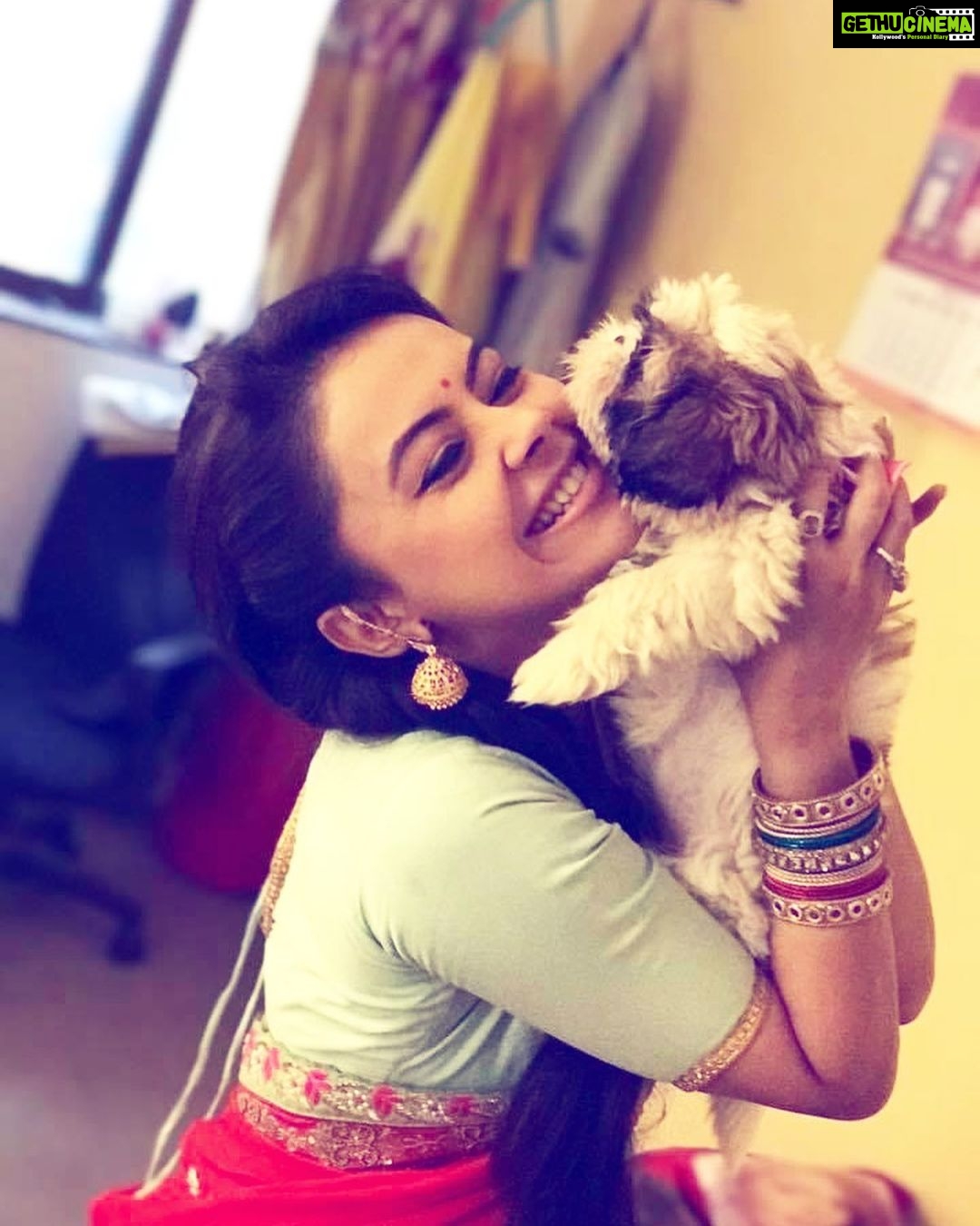 Devoleena Bhattacharjee Instagram - Major Throwback. My Babyyy ❤️🥰🤗 @angel_bhattacharjee . . #throwbackmemories #devoleena Mumbai, Maharashtra