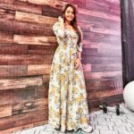 Devoleena Bhattacharjee Instagram - 🌸🌸🌸 . . . . Outfit : @pinkville_jaipur Styled by: @shikshabhansali_ #devoleena #mondayvibes #beautifulday #jakarta ANTV Epicentrum Studio Complex