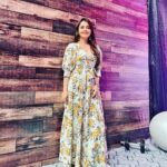 Devoleena Bhattacharjee Instagram - 🌸🌸🌸 . . . . Outfit : @pinkville_jaipur Styled by: @shikshabhansali_ #devoleena #mondayvibes #beautifulday #jakarta ANTV Epicentrum Studio Complex