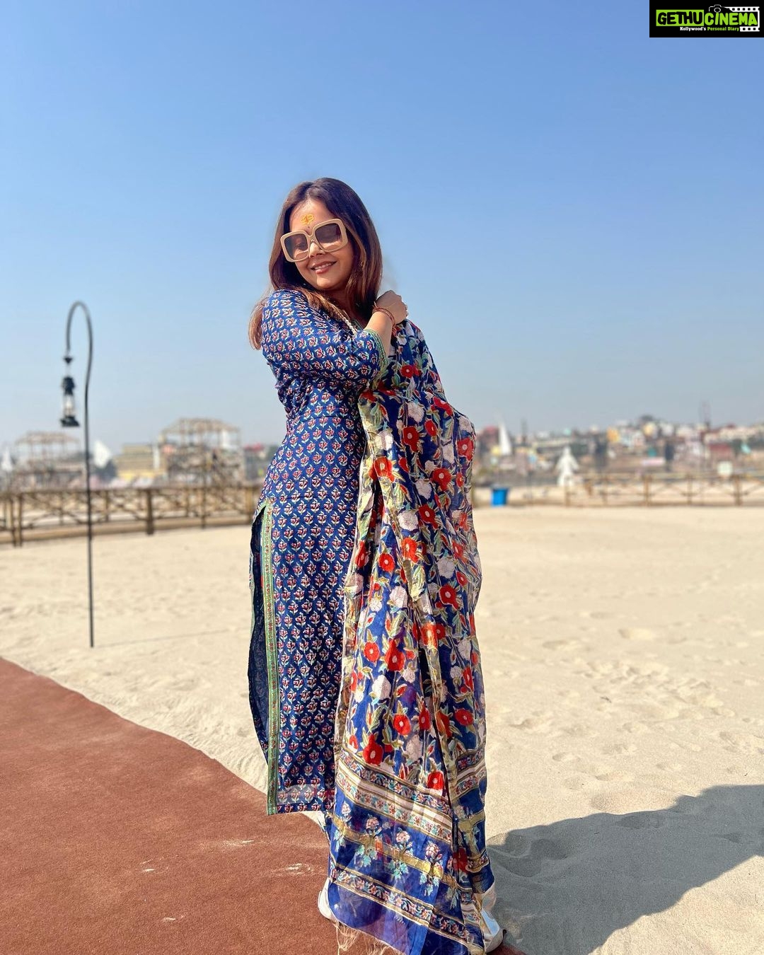 Devoleena Bhattacharjee Instagram - Breathe, see ,listen , feel what’s around. 🕉️ @niraantentcityvaranasi Wearing @jaipuriadaah PR - @purvabansal5 . . #devoleena #varanasi #harhargange #destination #shambho #kashivishwanath #travel #gangariver #majestic Niraan Tent City Varanasi