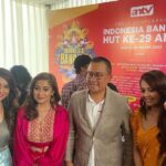 Devoleena Bhattacharjee Instagram - Antv Bankit Press Conference. Stay tuned for the grand event on 26th of march only on @antv_official. ❤️🥰🙏🏻 Thank you @kikizulkarnainworld & @kikisaid_ for having us. #terimakashi ❤️. #devoleena #gopiantv #indonesia #jakarta #pressconference #akucintaindonesia #antv Jakarta, Indonesia