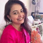 Devoleena Bhattacharjee Instagram - Selfie le li maine. 😃🤩🌺 . . . #devoleena #selfiequeen #funny