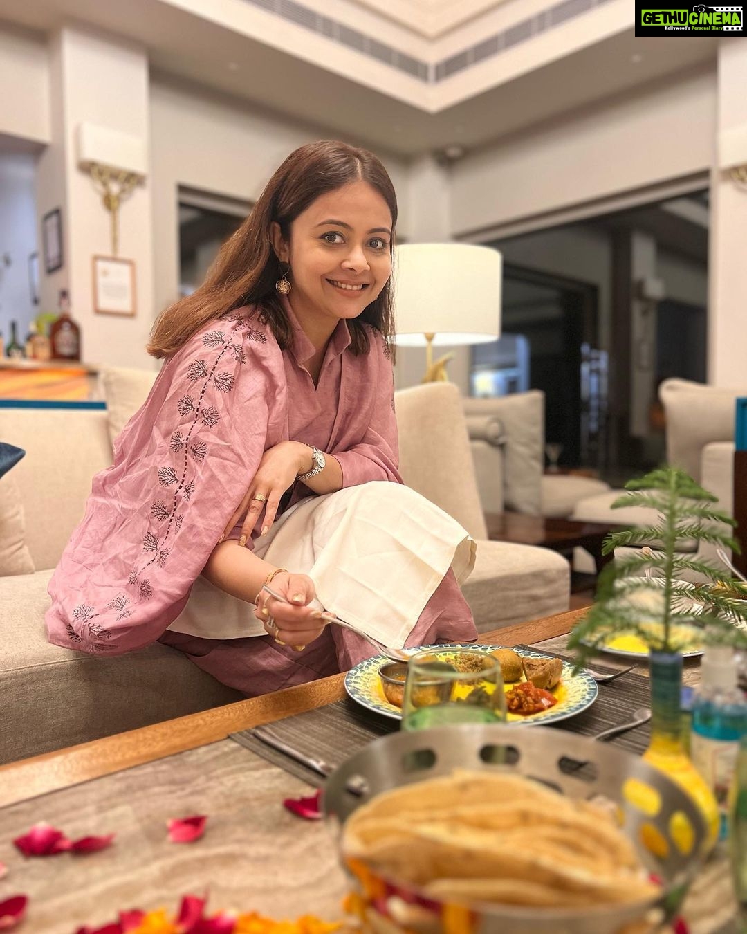 Devoleena Bhattacharjee Instagram - Sawai Vilas you are love. @sawaivilasranthambhore ❤️ Thank you for having us and making our 2days with you memorable. Sawai Vilas is a fantastic luxurious property in Sawai Madhopur, Ranthambore. Its a new property built in the year 2019, but it has become very popular because of all the best reasons. From the lush greenery all around the resort to the varities of delightful food which includes indian & continental to luxurious rooms to the impeccable service & hospitality by the staff & management to everything in the resort that deserves the appreciation. ❤️ P.S - My favs “Churma” & Laal Maas 🥰. I would like to thank Mr.Vishnu from the management team for taking care of everything so well. And heartfelt gratitude to all the staffs & Chef you are the best. 😍 Travel Partner - @fabgetaways_ . . . #sawaivilasranthambore #ranthamborediaries #luxurious #devoleena #vacation #ranthamborenationalpark #grateful Sawai Vilas Ranthambore