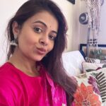 Devoleena Bhattacharjee Instagram - Selfie le li maine. 😃🤩🌺 . . . #devoleena #selfiequeen #funny