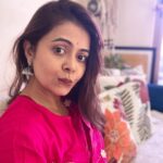 Devoleena Bhattacharjee Instagram - Selfie le li maine. 😃🤩🌺 . . . #devoleena #selfiequeen #funny