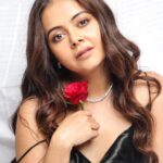 Devoleena Bhattacharjee Instagram - Well i am not good at it. But wishing you all a very happy Valentine’s Day. 🙄❤️🤗😃 . . . #valentineday #loveeveryday #feellove #spreadlove