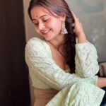 Devoleena Bhattacharjee Instagram - Thoda hai, Thode ki zaroorat hai.. Zindagi phir bhi yahan Khoobsurat hai. ❤️🌸 . . . #devoleena #devosquad #gratefulalways #thodahaithodekizaroorathai Mumbai - मुंबई