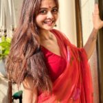 Devoleena Bhattacharjee Instagram - Waqt ka intezaar karo, Tumhari mulaqat humse hi hogi…🧜🏽‍♀️ . . . #devoleena #devosquad #girlinred #gratitude #nevergiveup