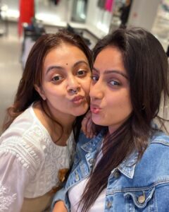 Devoleena Bhattacharjee Instagram - Problems comes to those , who are strong enough to handle them. You are truly a Strong Girl. Get well soon bcz we want to make a dancing reel together 🤪. Lots of love my dear @devoleena ❤️. . . #friendship #getwellsoon #devoleenabhattcharjee #deepikasingh