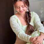 Devoleena Bhattacharjee Instagram - Thoda hai, Thode ki zaroorat hai.. Zindagi phir bhi yahan Khoobsurat hai. ❤️🌸 . . . #devoleena #devosquad #gratefulalways #thodahaithodekizaroorathai Mumbai - मुंबई