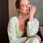 Devoleena Bhattacharjee Instagram - Thoda hai, Thode ki zaroorat hai.. Zindagi phir bhi yahan Khoobsurat hai. ❤️🌸 . . . #devoleena #devosquad #gratefulalways #thodahaithodekizaroorathai Mumbai - मुंबई