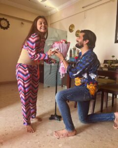 Devoleena Bhattacharjee Instagram - It’s official 💍❤️ 

Love you @devoleena