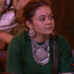 Devoleena Bhattacharjee Instagram – The realm of courage, lies within you.
Never Give Up . 💪

👗: @deebaco_official
🧣: @shikshabhansali_

…….
#devoleena #devoleenabhattcharjee #omggirl #devosquad #devoleenaistheboss 
#bbqueendevoleena #staystrong