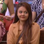 Devoleena Bhattacharjee Instagram - Chin up, buttercup 💛 👗:@labelsaar 🧣: @shikshabhansali_ ....... #devoleena #devoleenabhattcharjee #omggirl #devosquad #devoleenaistheboss #bbqueendevoleena #lookbook #style