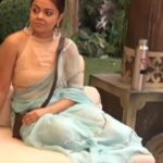 Devoleena Bhattacharjee Instagram - Do what makes your soul shine ✨ 🥻: @kaliclothingsco 🧣: @shikshabhansali_ ...... #devoleena #devoleenabhattcharjee #omggirl #devosquad #devoleenaistheboss #bbqueendevoleena #saree #sareelove #ethenicwear #traditional