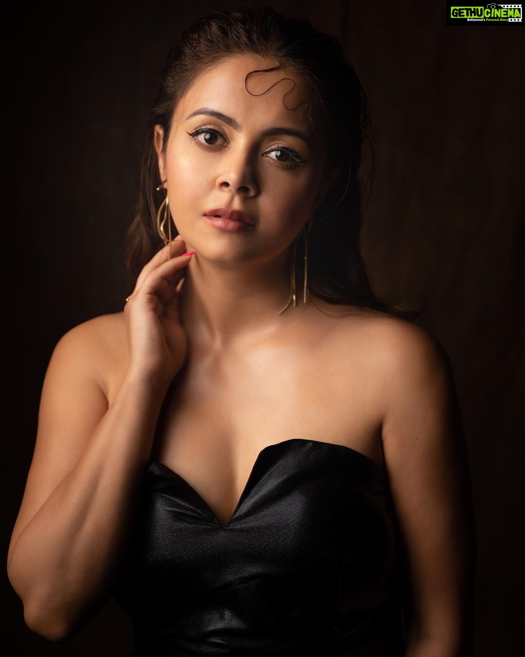 Devoleena Bhattacharjee Instagram - Your mind set is what makes you unique ! . . . . Photography by - @deepak_das_photography Hair & Make up - @dipannita13 Styled by - @purvabansal5 Outfit - @mona_fashion_studio07 Jewellery - @itahdnura . . . #devoleena #photography #shoot #editorial Mumbai - मुंबई