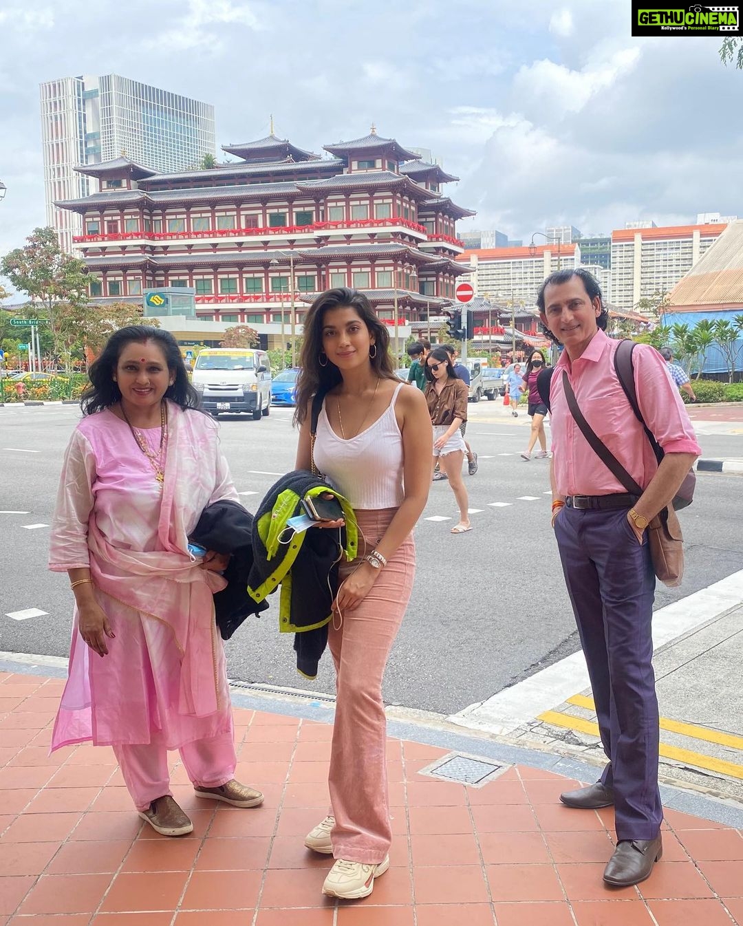 Digangana Suryavanshi Instagram - Touristy walk at #singapore ❤️ Singapore, Singapore