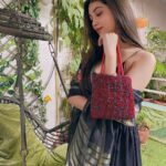 Digangana Suryavanshi Instagram – Flaunting my bachpan ka purse.. ❤️ 

Styled by @rimadidthat 
Suit @myshka_fashion 
Earrings @goldenbyree