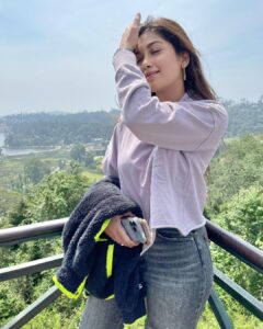Digangana Suryavanshi Instagram - Ek thandi hawa ka jhonka... kuch unkahein batein... Aur dheer sari yadein... Zindagi bas hai yahi... - Digangana Kodaikanal, tamil nadu