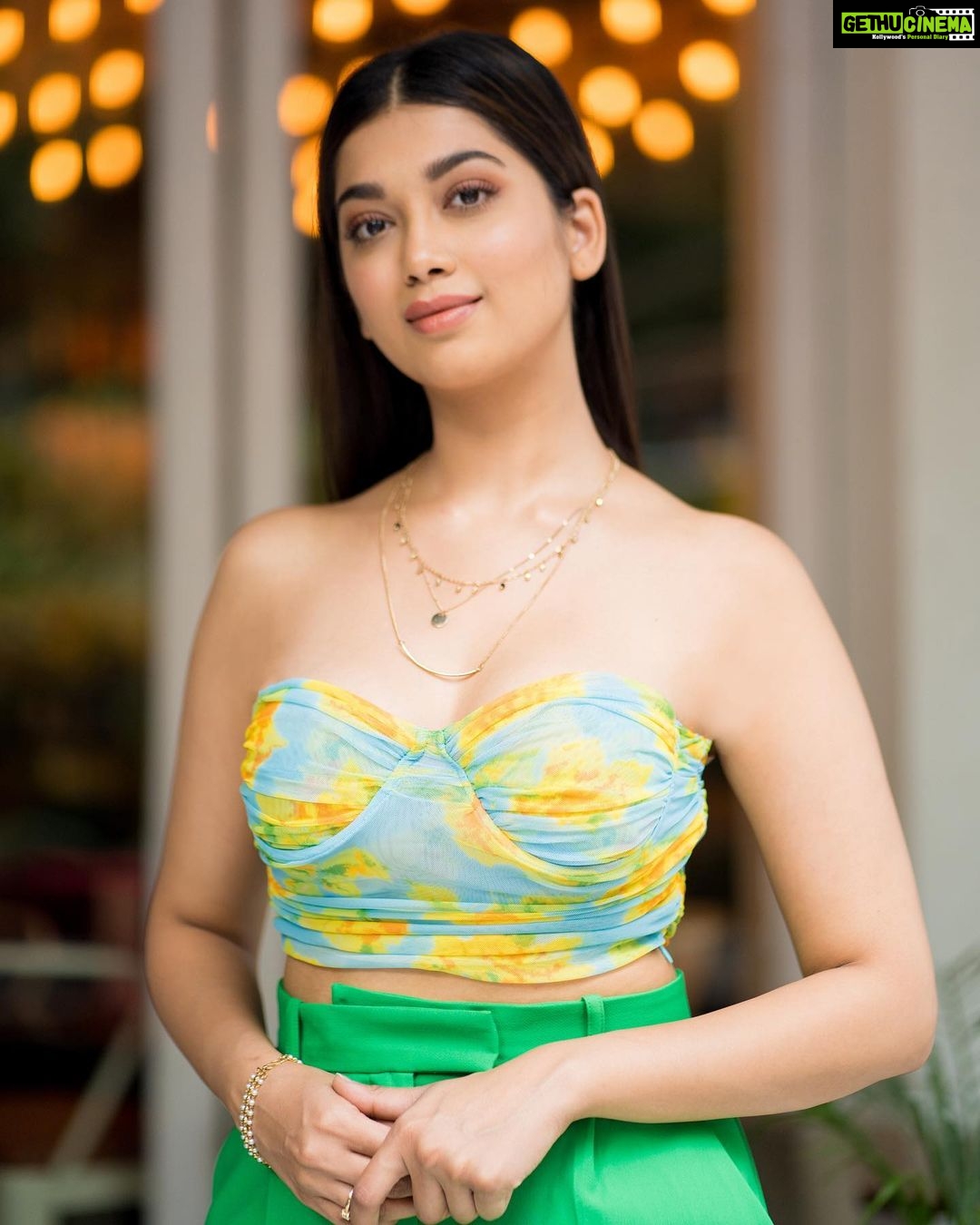 Digangana Suryavanshi Instagram - 💚💚💚 Stylist: @suraj_singhamour Photographer: @miteshsphotography Makeup: @sushildoesmakeup Hair: @hairstylistshalinisingh Location: @jlwaofficial X @parulchawla9 @picturenkraftofficial