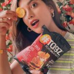 Digangana Suryavanshi Instagram - Stop snacking on the same old bland + boring fitness snacks & check out @tagzfoods ! Their popped potato chips are not fried or baked and contain 50% less fat too!  #tagzfoods #poppedchips #eatfit #neverfried #neverbaked #outdoors #popped #chips #livoutdoors #cigarz #chocolatecigarz #sharktankindia #darkchocolate #dips