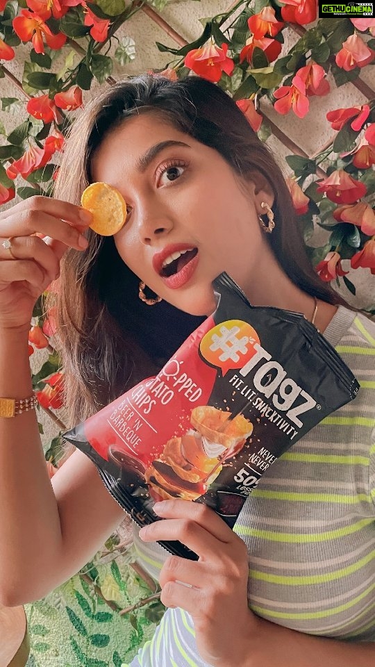 Digangana Suryavanshi Instagram - Stop snacking on the same old bland + boring fitness snacks & check out @tagzfoods ! Their popped potato chips are not fried or baked and contain 50% less fat too! #tagzfoods #poppedchips #eatfit #neverfried #neverbaked #outdoors #popped #chips #livoutdoors #cigarz #chocolatecigarz #sharktankindia #darkchocolate #dips