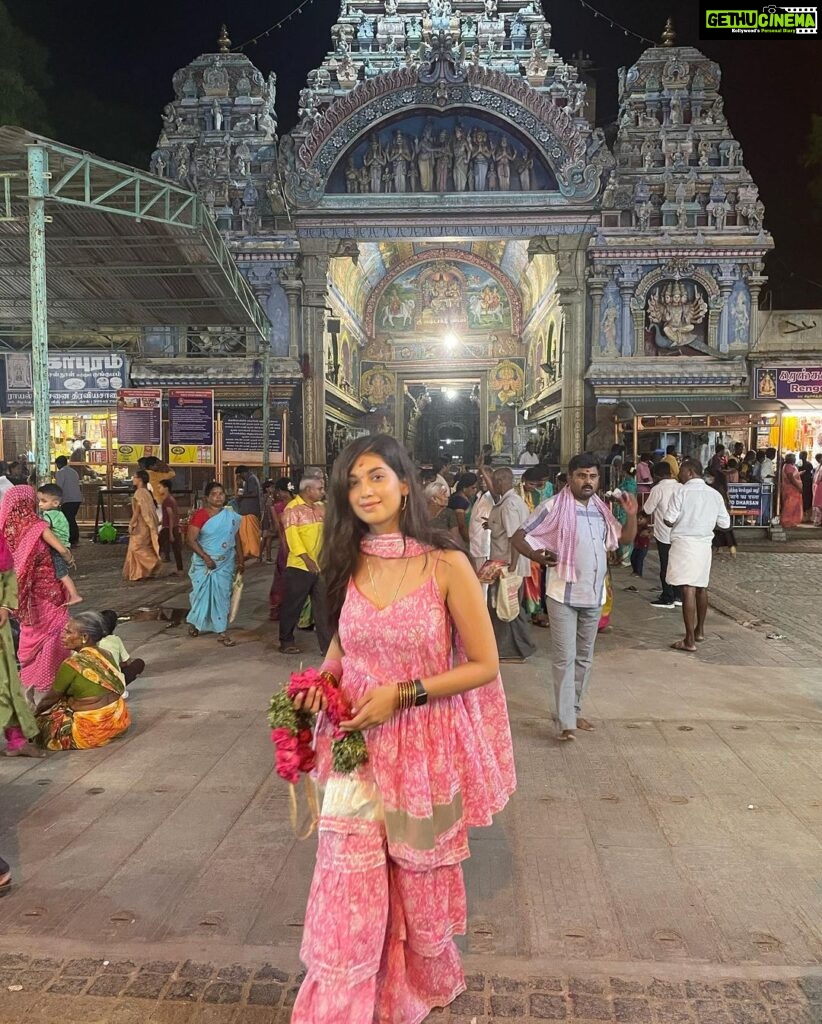 Digangana Suryavanshi Instagram - Meenakshi Sundareshwarar temple 🙏🏻 Outfit @myshka_fashion Styled by @rimadidthat Meenakshi Amman Temple Thirumangalam