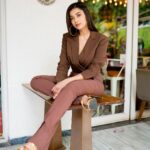 Digangana Suryavanshi Instagram – Silence in between the conversation always speaks much more than the conversation in words…
– Digangana
Stylist: @suraj_singhamour
Photographer: @miteshsphotography
Makeup: @sushildoesmakeup
Hair: @hairstylistshalinisingh
Location: @jlwaofficial
X @parulchawla9
@picturenkraftofficial