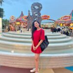 Digangana Suryavanshi Instagram - From a universal day ❤️ @howwhenwearclothing X @vblitzcommunications Universal Studios Singapore