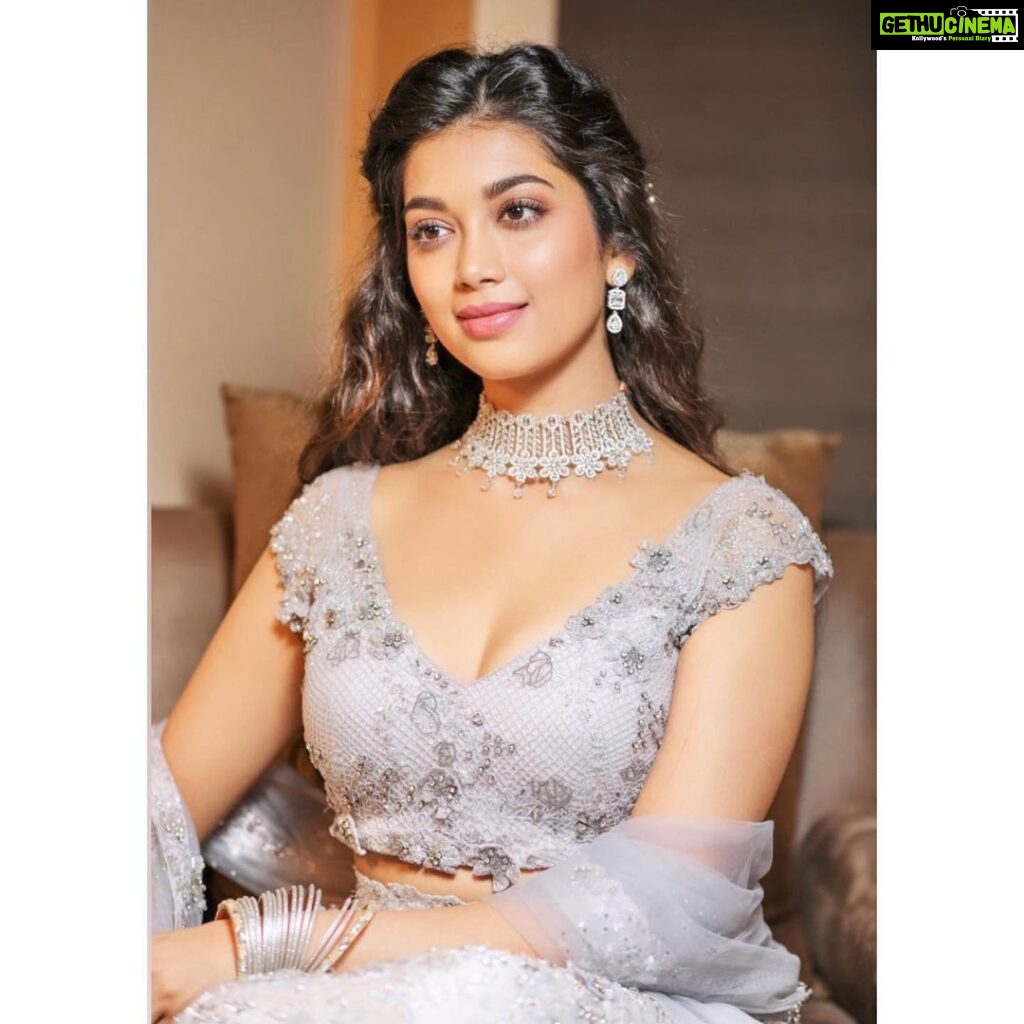 Digangana Suryavanshi Instagram - ❤️❤️❤️ Styled by @rimadidthat Outfit @poojapeshoriaofficial Jewellery @shagnaofficial Photography by : @anujmalkanphotography Makeup & Hair by: @amuthevar and team