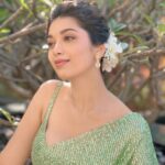 Digangana Suryavanshi Instagram - Khwabo khayalo wali photo clicked by @anusoru 😘😘😘💚💚💚 Saree :- @kmundhe4442 Stylist :- @kmundhe4442 Hair :- @amuthevar and team Earrings by @rubansaccessories X @rimadidthat