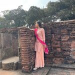 Digangana Suryavanshi Instagram - Precious memories for life, at the sun temple 🙏🏻 Outfit by @ambraee_ Sun Temple Konark Odisha