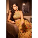 Digangana Suryavanshi Instagram - 💛💛💛 Outfit- @snehaparekhdesigns Earring @putstyle07 X @rimadidthat Makeup- @amuthevar and team Stylist- @stylebyriyajn Photographer- @blossomclicks