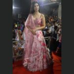 Digangana Suryavanshi Instagram - Aap sabhi ko navratri ki dheer sari shubhkamnaye 🙏🏻Thank you Haripura for all the love ❤️ Outfit: @aishwarya_designstudio