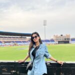 Digangana Suryavanshi Instagram - Had great time supporting my favourite team #teluguwarriors @cclt20 CCL2023 is an experience of entertainment and sportsmanship. It depicts unity in diversity of our country. And #id247 to make our day memorable. Accessorised by me haha Styled by @krishi1606 Wearing @wrangler x @iloveshe.in
