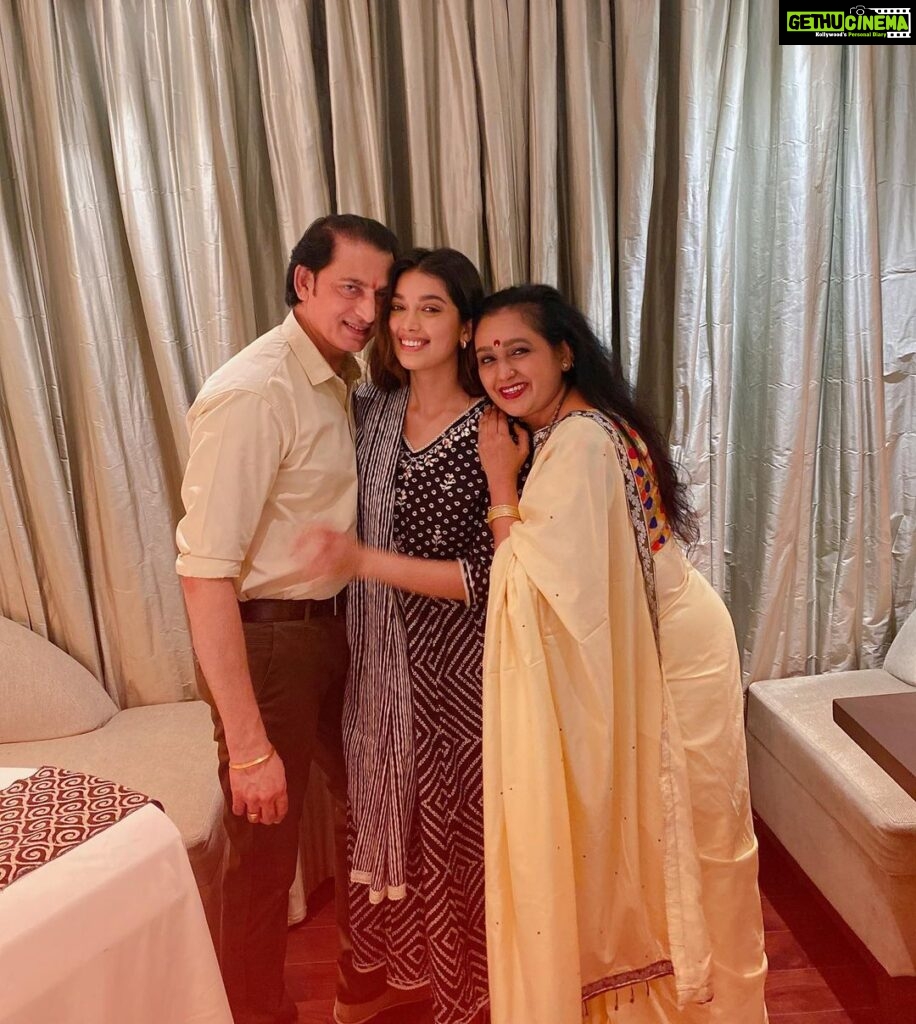 Digangana Suryavanshi Instagram - Happy birthday papa! Love you so much! Not a single dull moment when You, Maa and I are together! ❤️❤️ Outfit @kamodinee_jaipur Jutti @kurrbat Park Hyatt Hyderabad