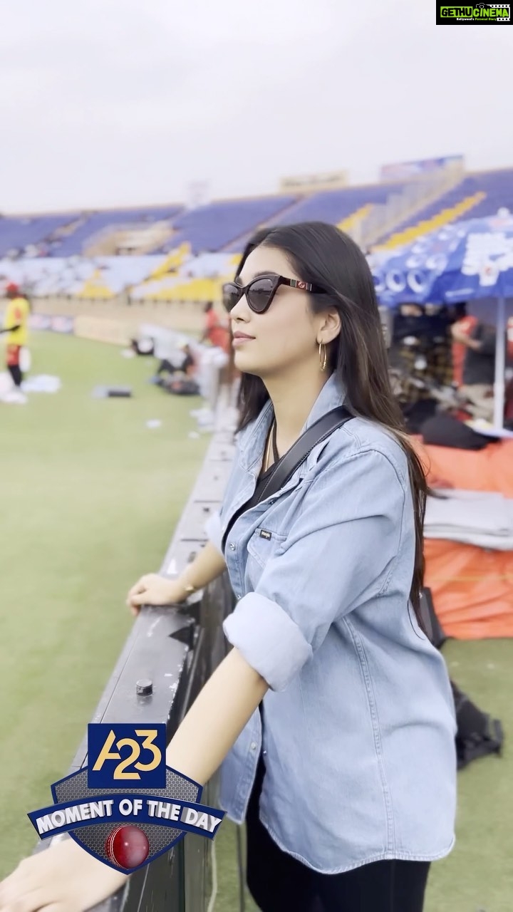 Digangana Suryavanshi Instagram - Here is the “A23 Moment of the Day” of @diganganasuryavanshi ,from the match between @teluguwarriors and @chennairhinos_cclt20 #CCL2023 #CelebrityCricketLeague #a23 #chalosaathkhelein #a23rummy #letsplavtogether #a23momentoftheday