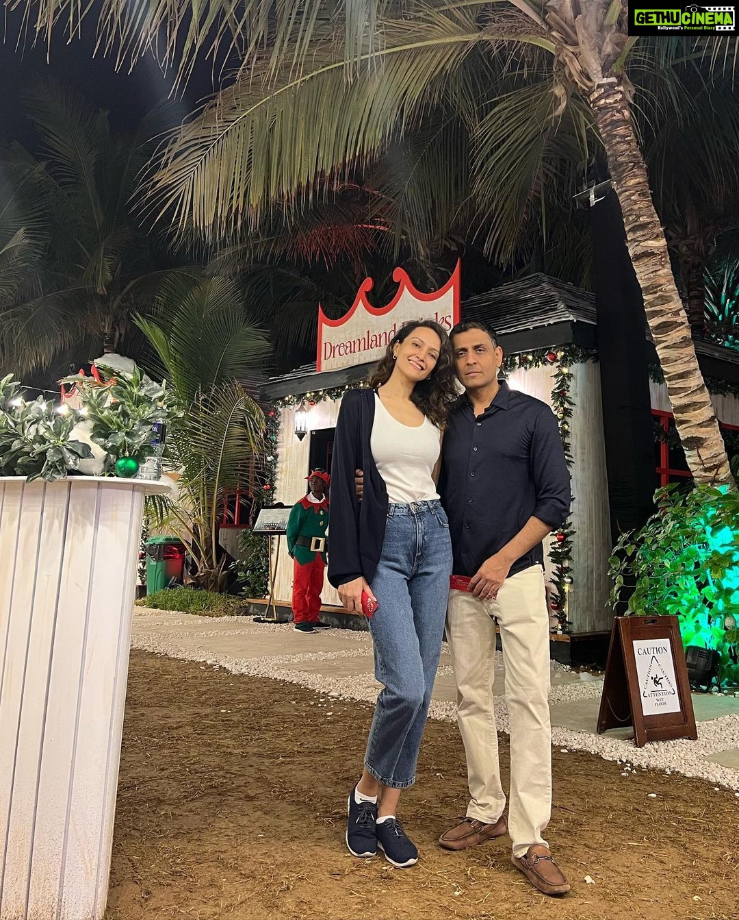 Dipannita Sharma Instagram - Reindeer lighting up the night skies , my drink of the trip ( ginger cinnamon latte ) , the laze daze mornings at breakfast … random favourite moments ♥️ @dilsheratwal #holidays #rasalkhaimah #uae #us #lamhe