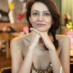 Dipannita Sharma Instagram - Transitioning with @dilsheratwal ! Such a task getting you to do this 😁❤️ #mumbaitodubai #vaccation #travellerforever