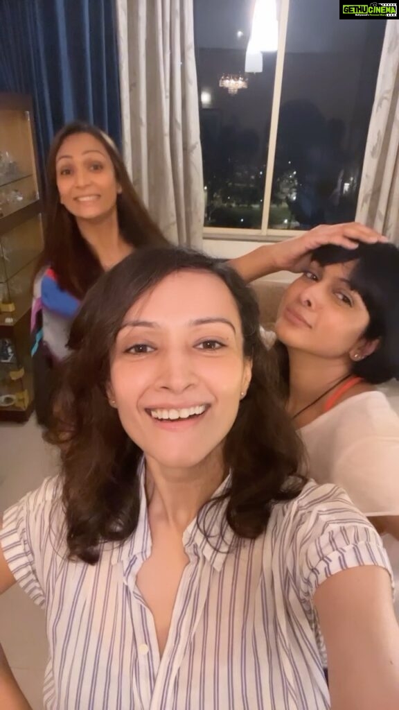 Dipannita Sharma Instagram - Since @nina.manuel2018 #midnitemanuel ‘s in town quick reel a must ! So good catching up with you beautieeeeees @shamitasingha @leena_walia_thomas & you tooooooo @gavinmiguel7 ( our next one is pending 😁 ) P.S - what do you think of song choice girls 😉 Love you all … ♥️ #friendsforlife #yehzindagi #lovelies