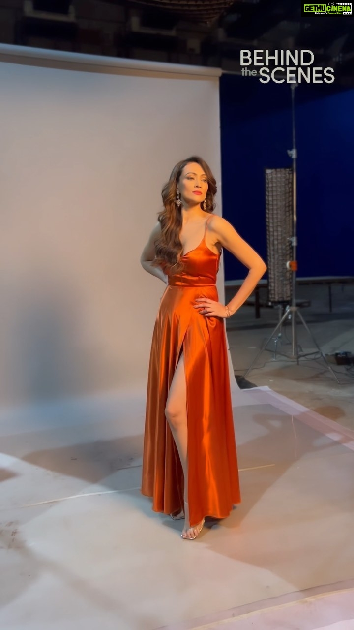 Dipannita Sharma Instagram - BTS from promotions ! #Maarich #postershoot #9thdecember #incharacter