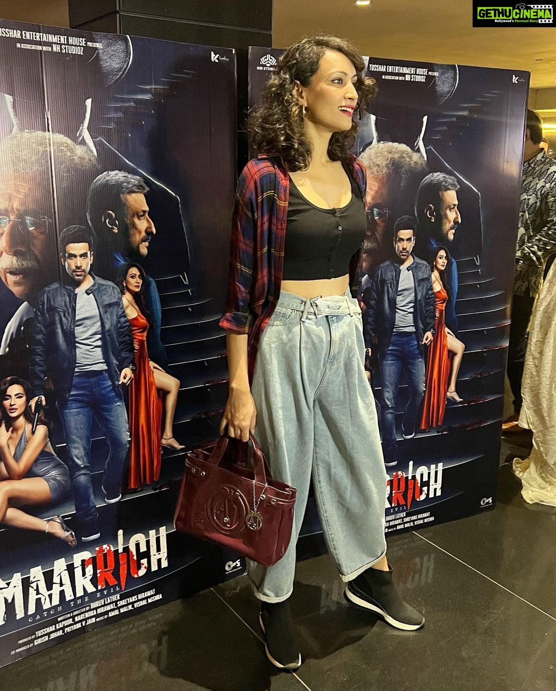 Dipannita Sharma Instagram - Some ‘December’ layering in Mumbai :) for the screening of #maarrich last evening … In theatres now ! ♥️ Photo credits : @kashishthakur_official ( erm why did we not take a picture ? Thank you much , btw top credits to you ! & followed by #Shaazmeen closely ) #9thdecember #denimsandchecks #sneakerboots