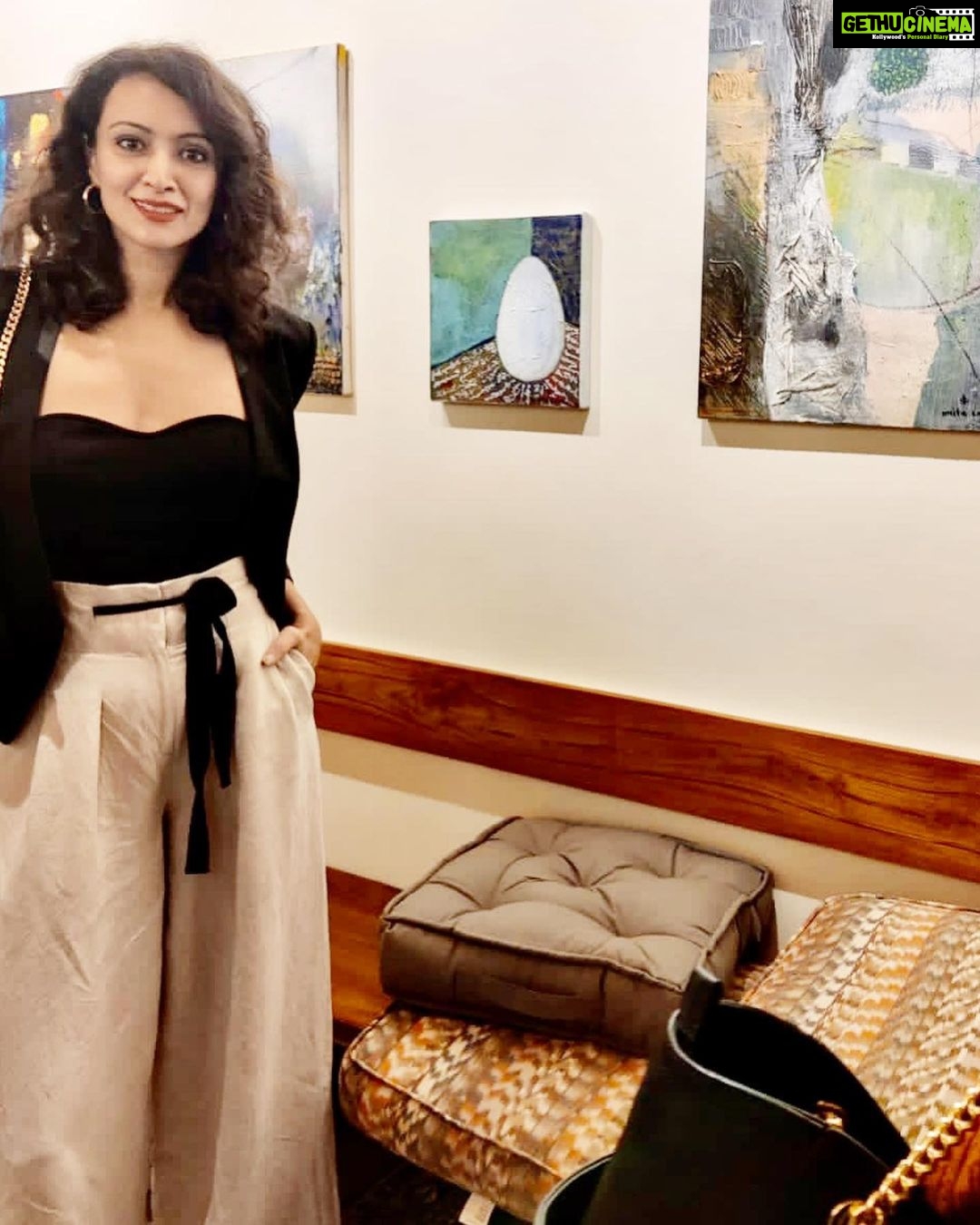 Dipannita Sharma Instagram - Mesmerising evening,amazing people ! Art, poetry , music … ♥️ @the.smita.show @suchitra.maskara @brainuse ( thank you for the pictures ) @thayilesque #artforthesoul #feelsright #itsthepeople