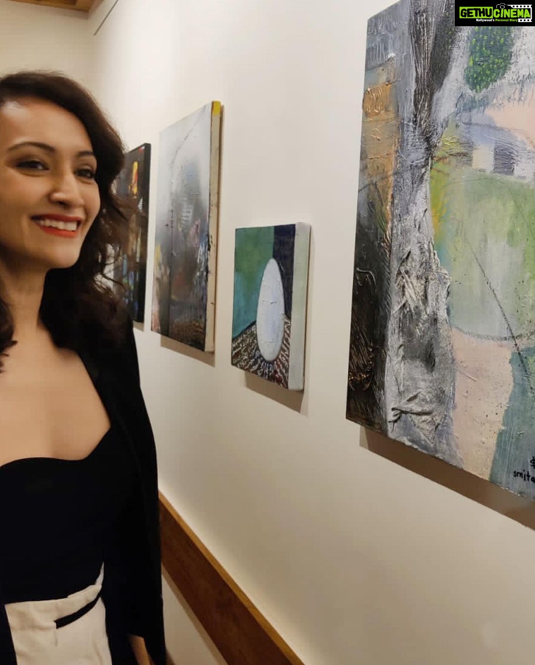 Dipannita Sharma Instagram - Mesmerising evening,amazing people ! Art, poetry , music … ♥️ @the.smita.show @suchitra.maskara @brainuse ( thank you for the pictures ) @thayilesque #artforthesoul #feelsright #itsthepeople